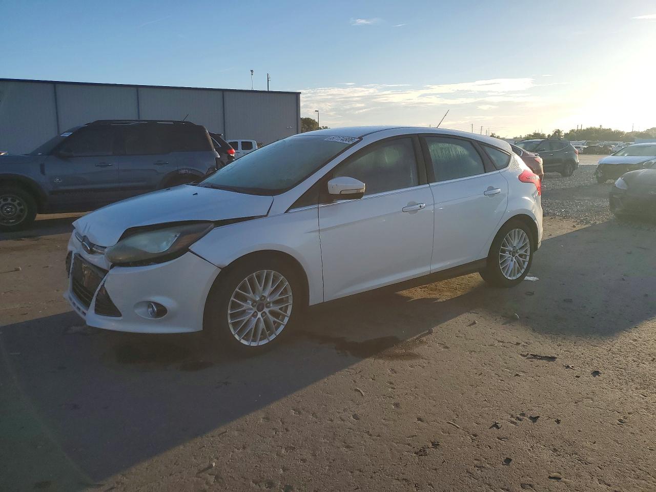 2013 Ford Focus Titanium Белый vin: 1FADP3N27DL349689
