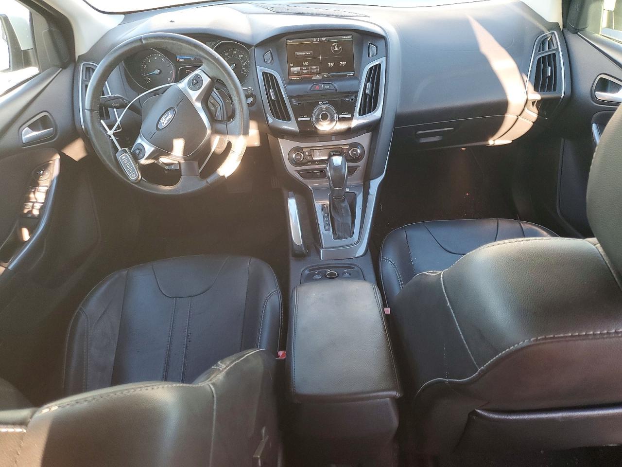 2013 Ford Focus Titanium Белый vin: 1FADP3N27DL349689