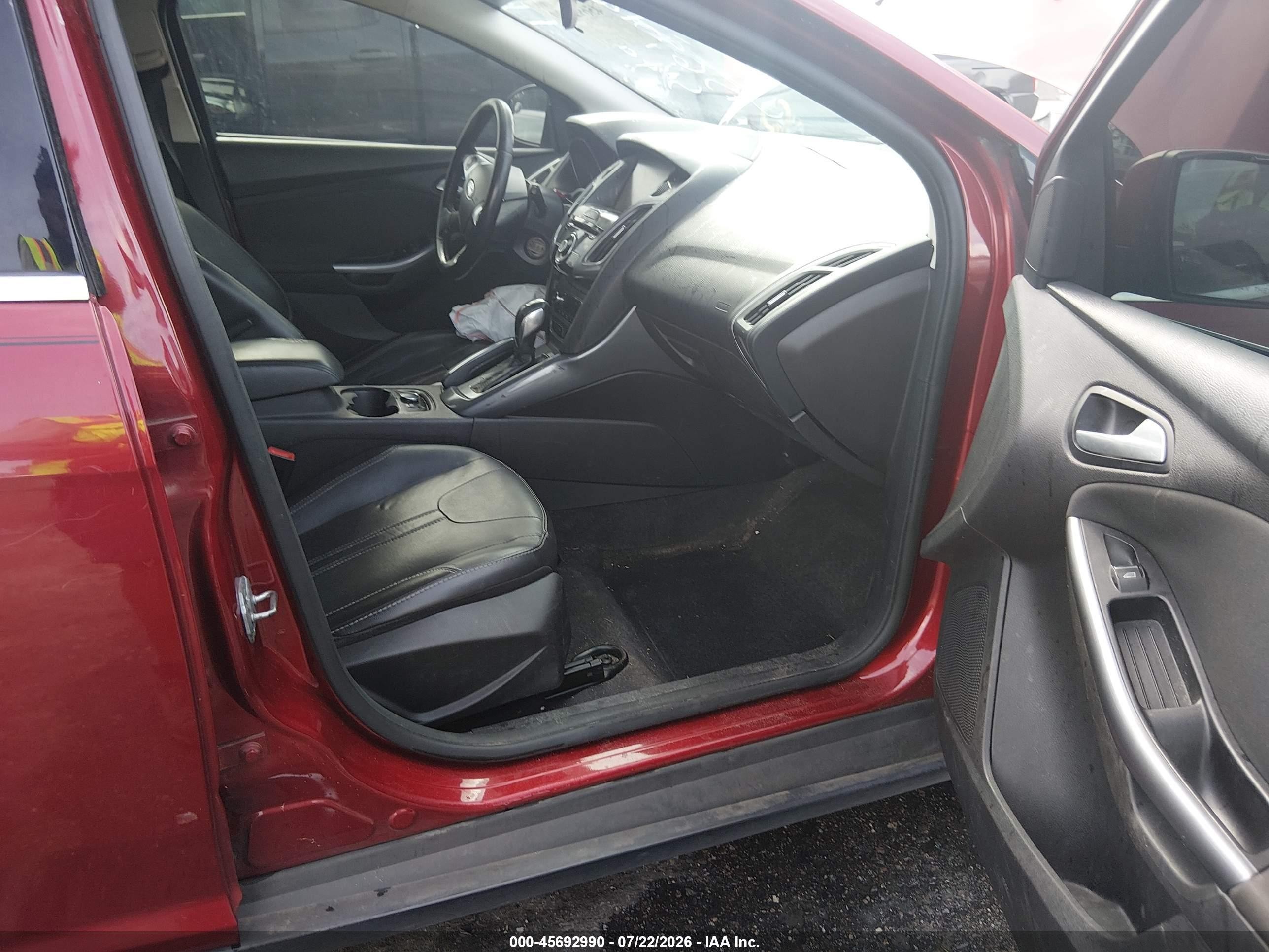 2014 Ford Focus Titanium Red vin: 1FADP3N27EL104473
