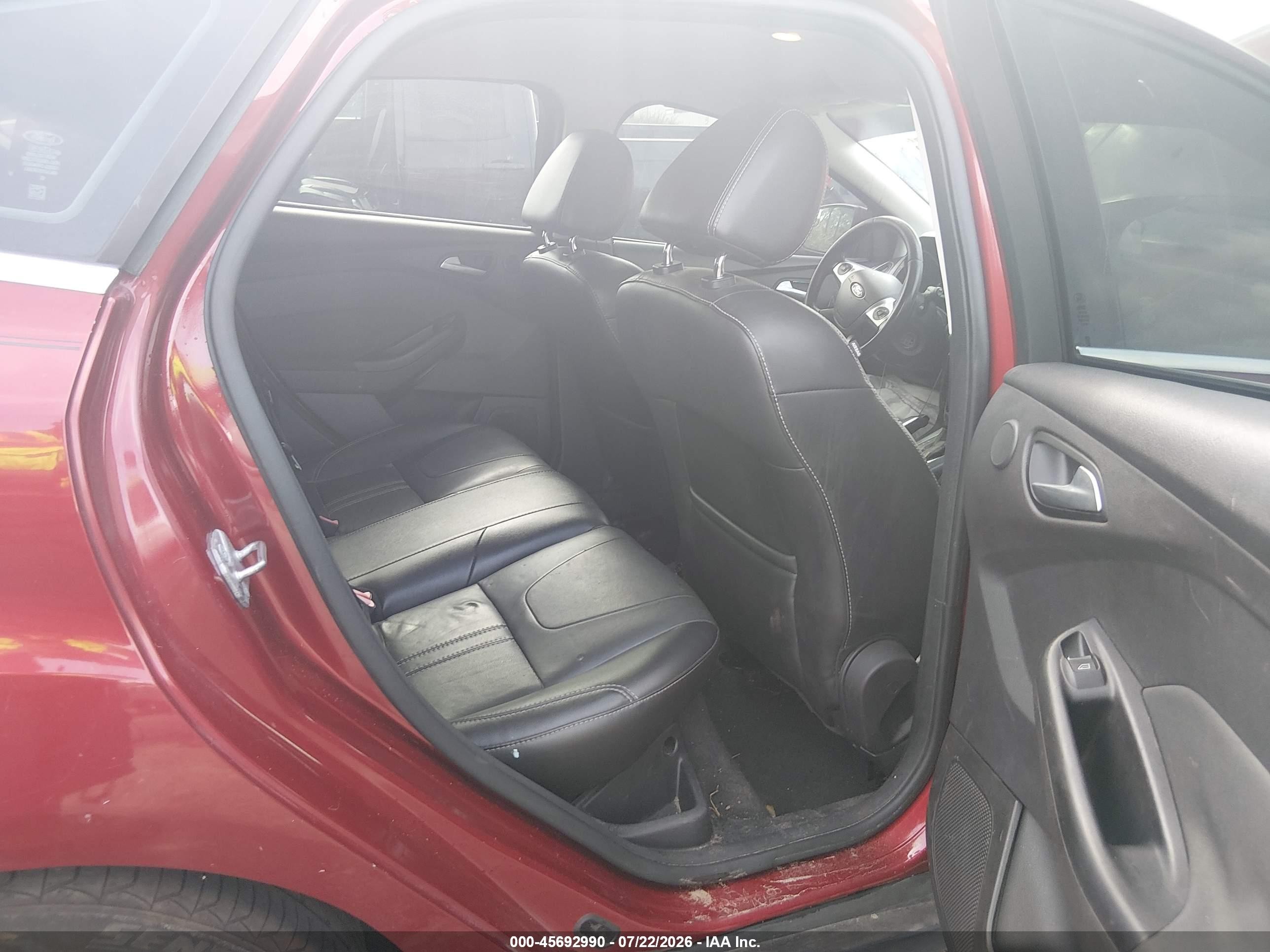 2014 Ford Focus Titanium Red vin: 1FADP3N27EL104473