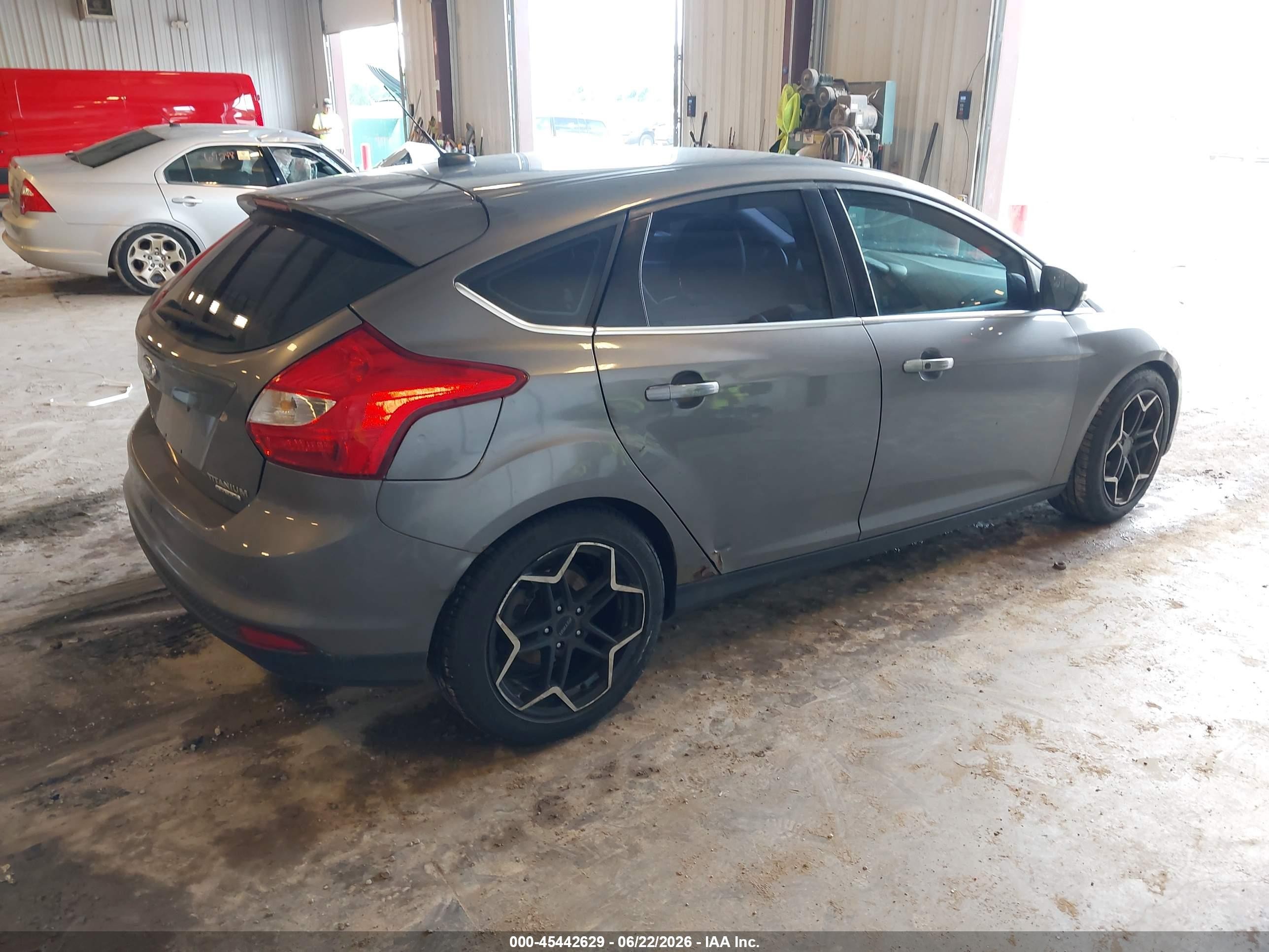 2014 Ford Focus Titanium Gray vin: 1FADP3N27EL154998