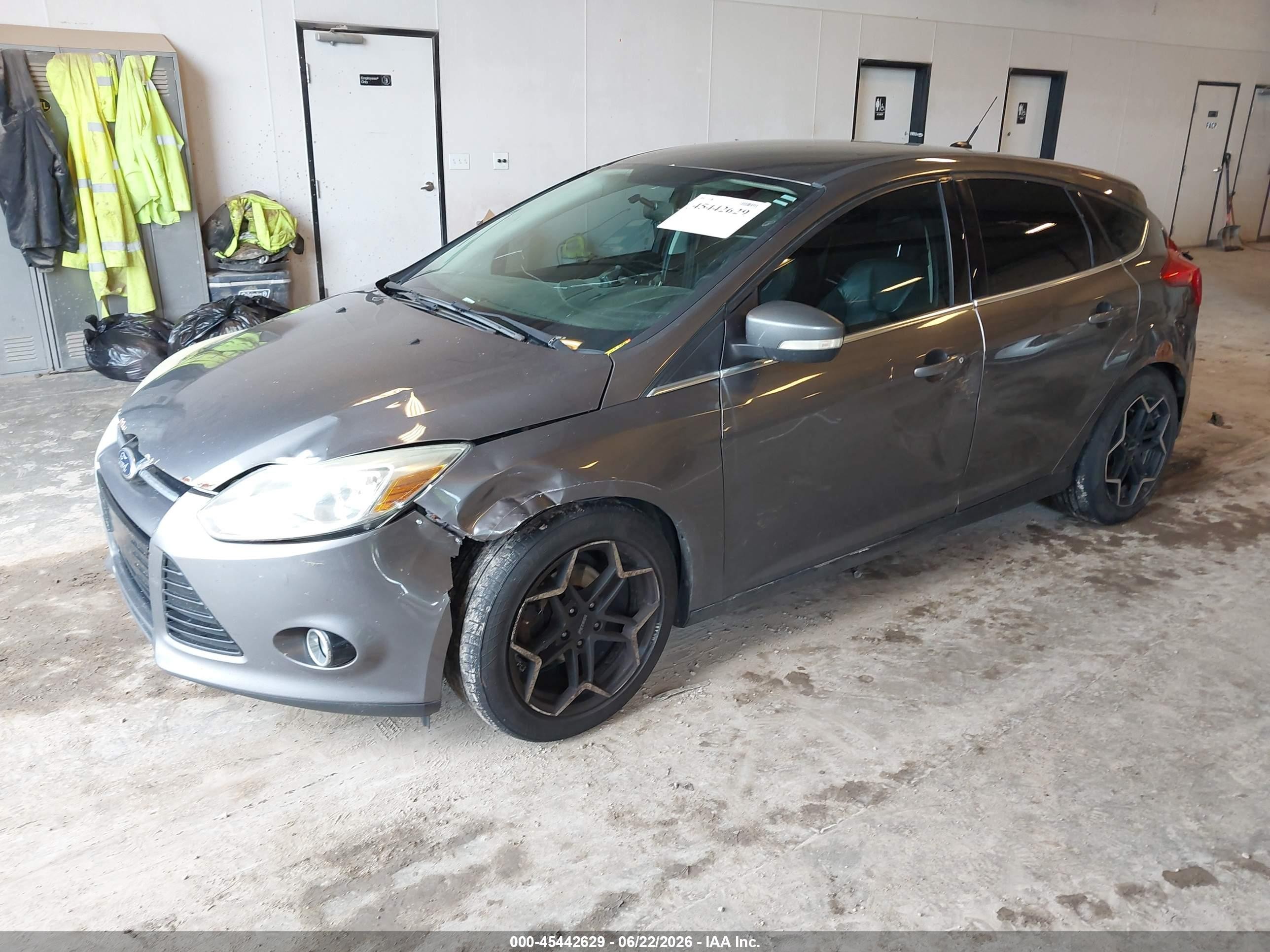 2014 Ford Focus Titanium Gray vin: 1FADP3N27EL154998