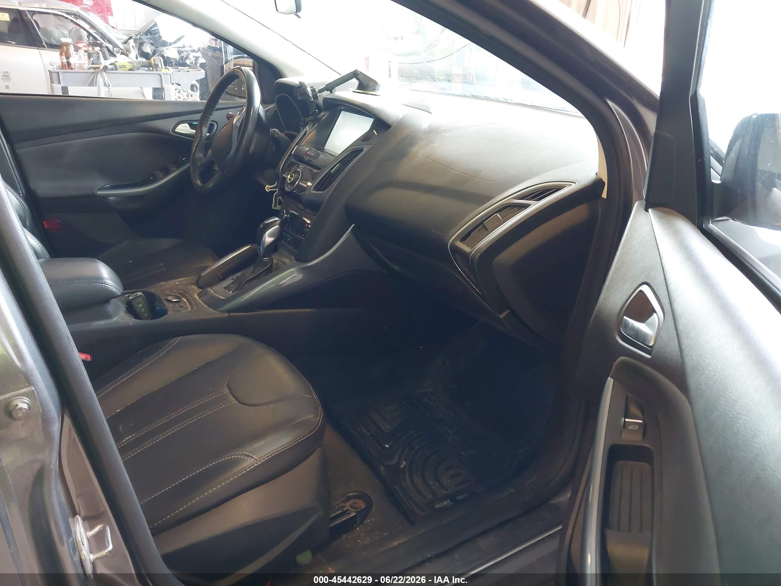 2014 Ford Focus Titanium Gray vin: 1FADP3N27EL154998
