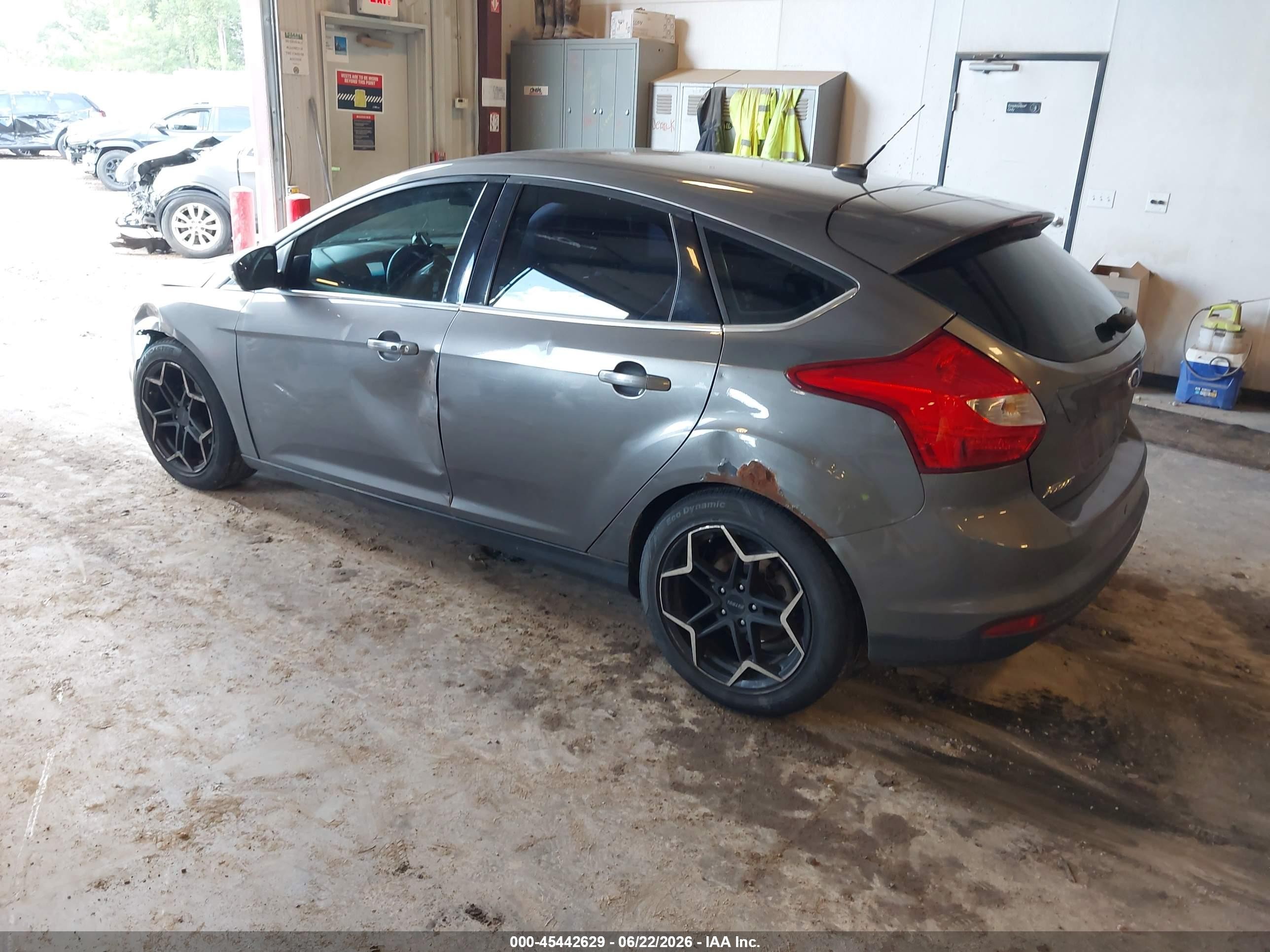 2014 Ford Focus Titanium Gray vin: 1FADP3N27EL154998