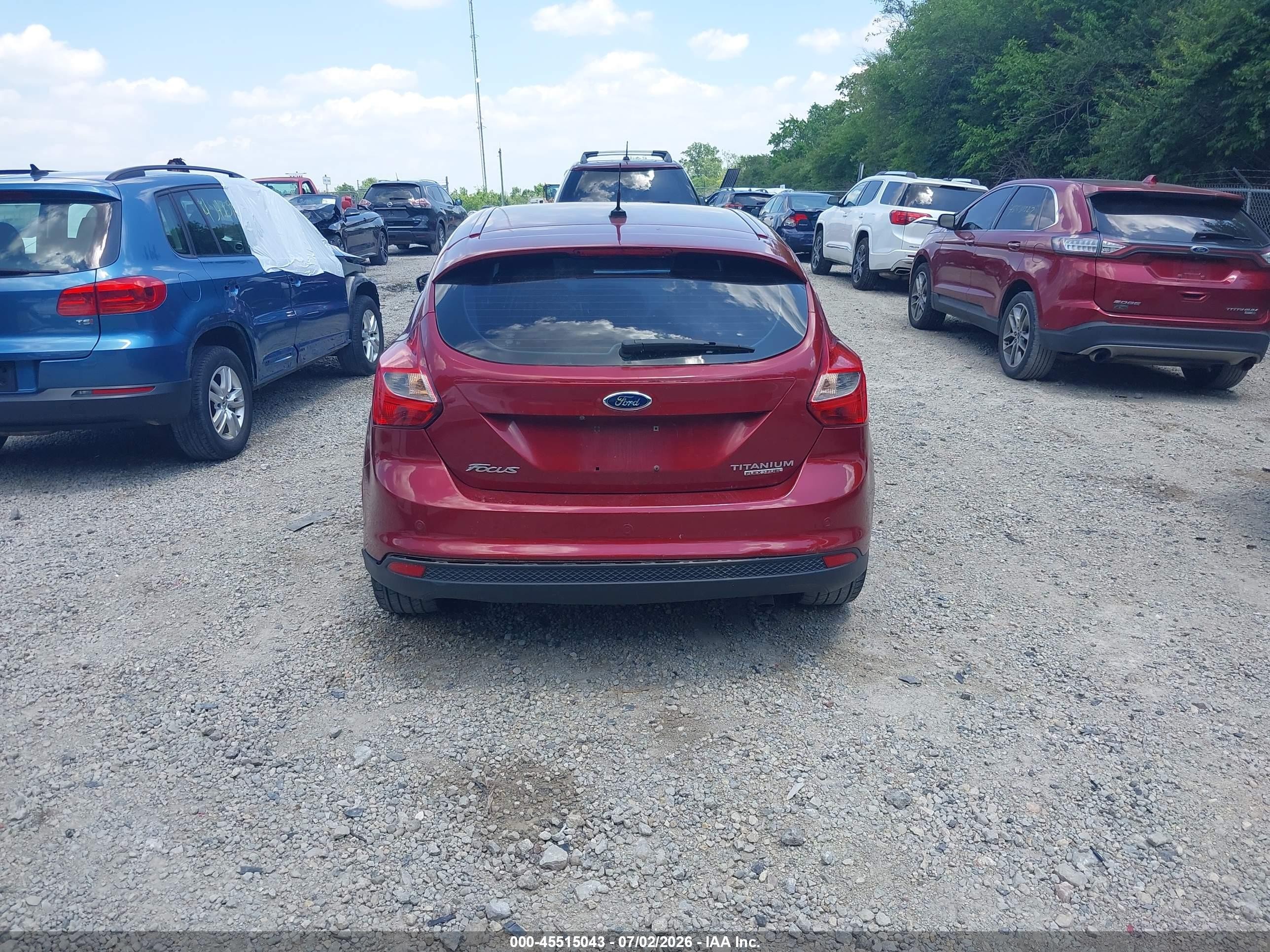2014 Ford Focus Titanium Maroon vin: 1FADP3N27EL183725