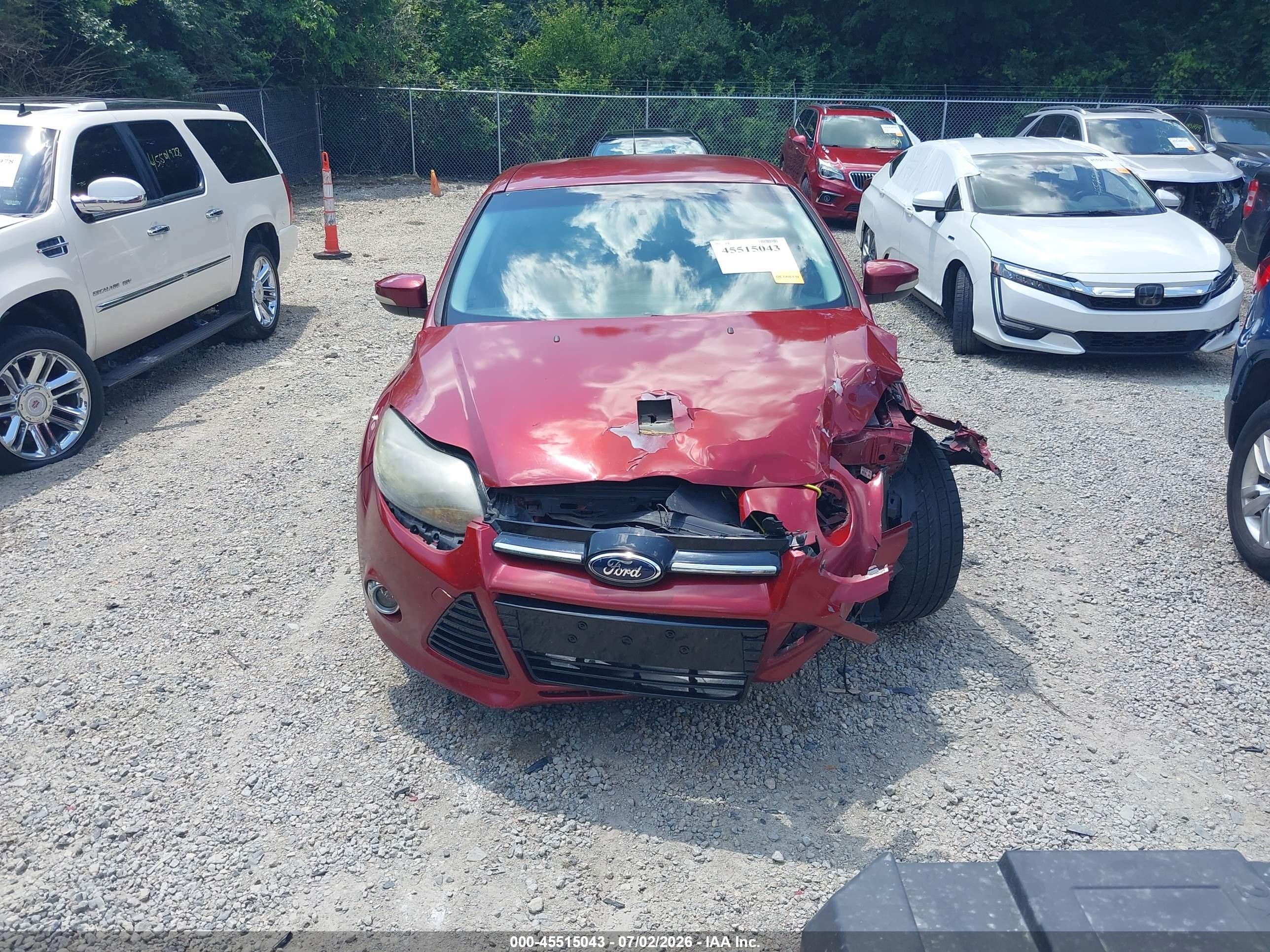 2014 Ford Focus Titanium Maroon vin: 1FADP3N27EL183725