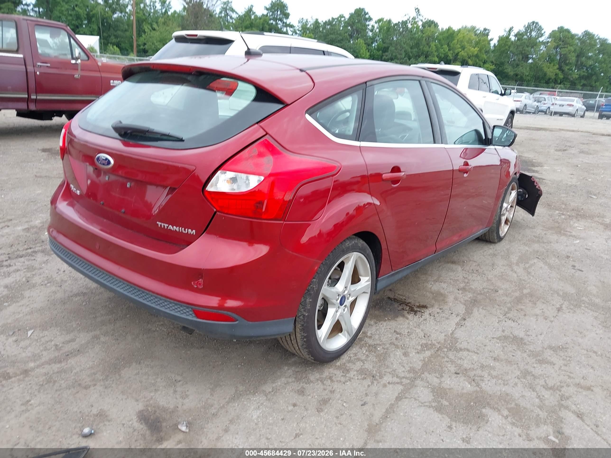 2014 Ford Focus Titanium Red vin: 1FADP3N27EL396836