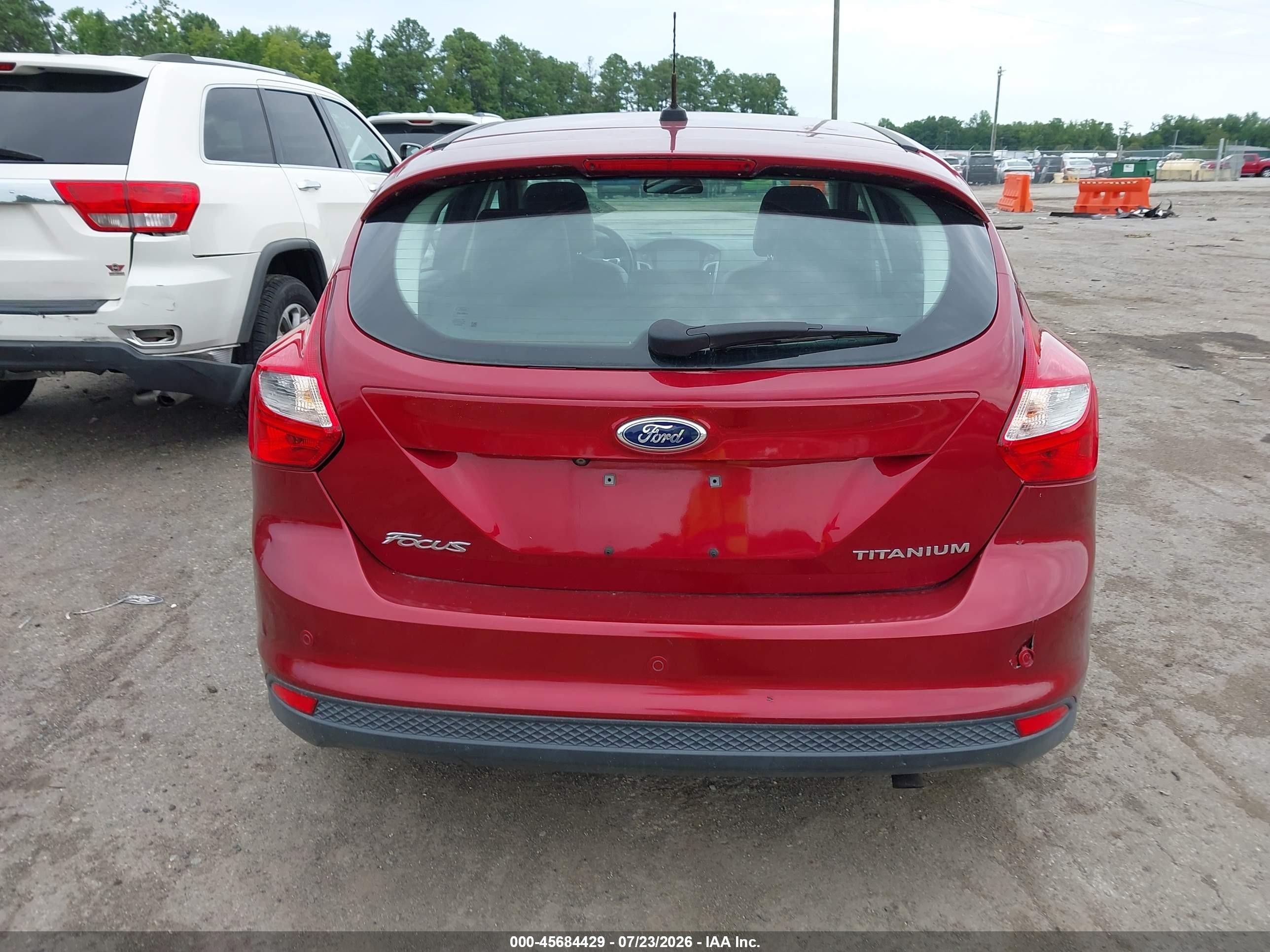 2014 Ford Focus Titanium Red vin: 1FADP3N27EL396836