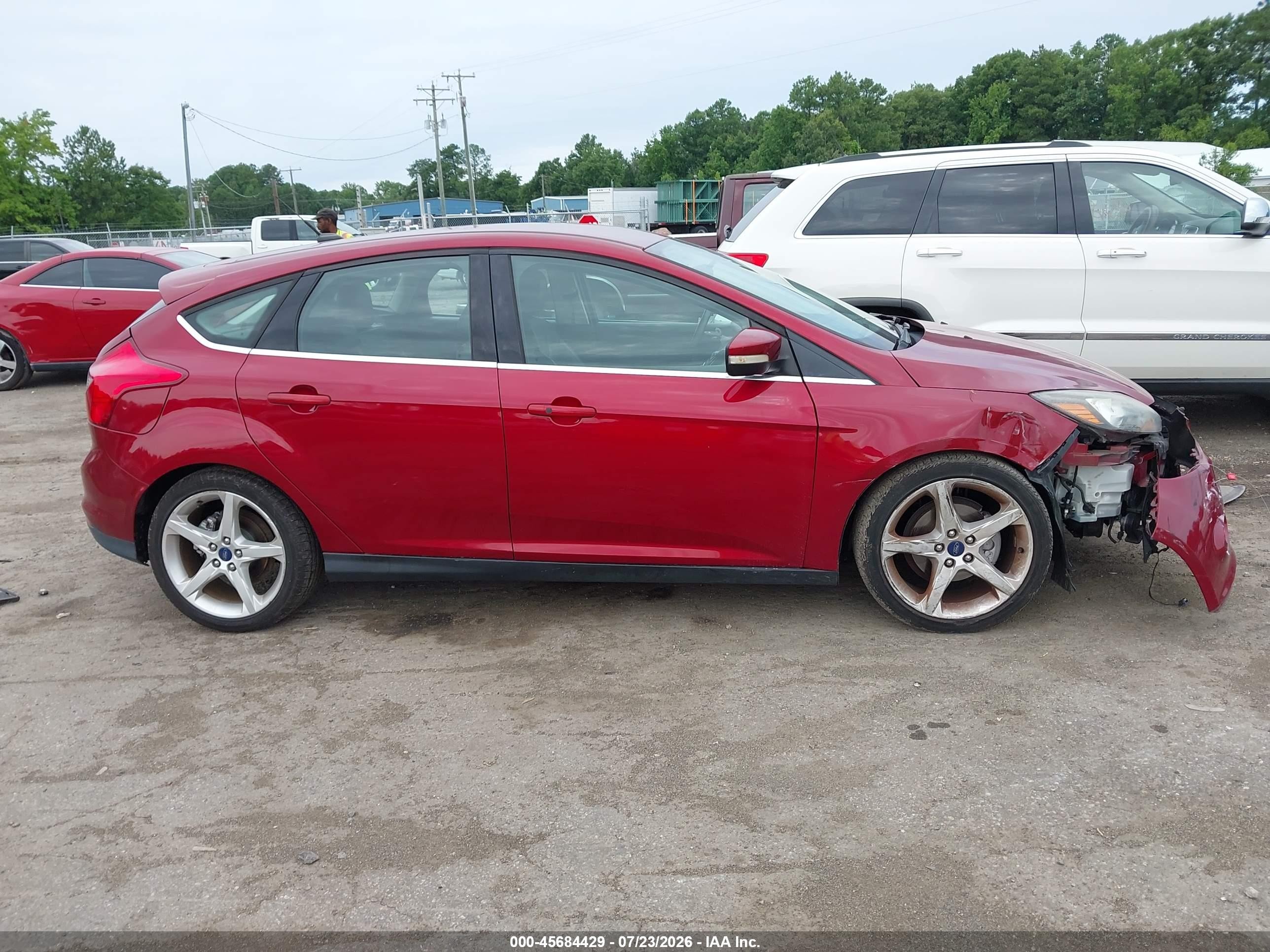 2014 Ford Focus Titanium Red vin: 1FADP3N27EL396836