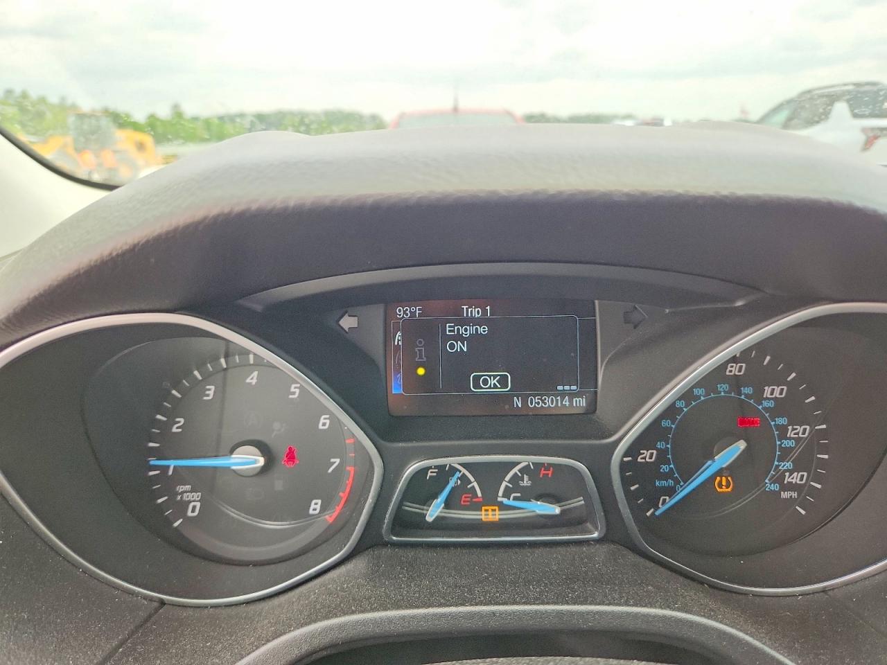 2014 Ford Focus Titanium White vin: 1FADP3N27EL439510