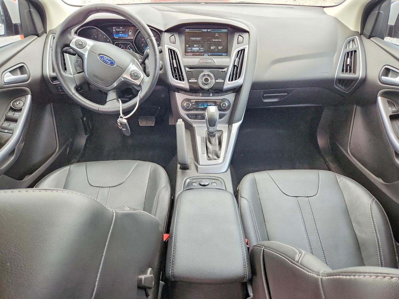 2014 Ford Focus Titanium White vin: 1FADP3N27EL439510