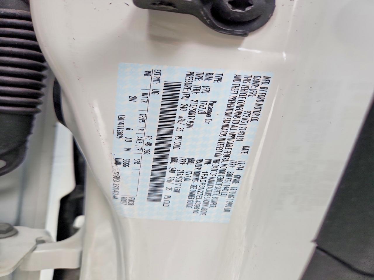 2014 Ford Focus Titanium White vin: 1FADP3N27EL439510