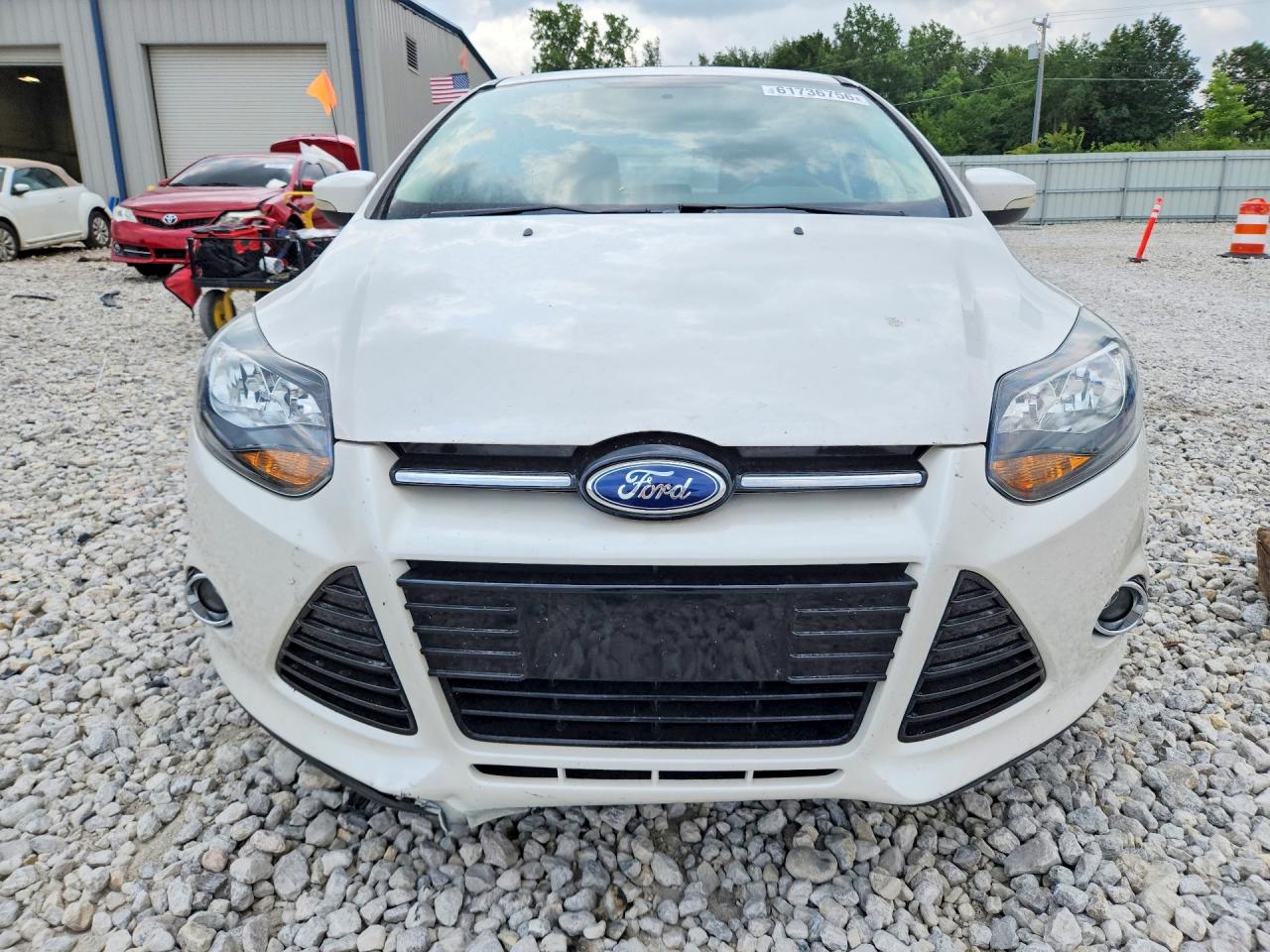 2014 Ford Focus Titanium White vin: 1FADP3N27EL439510
