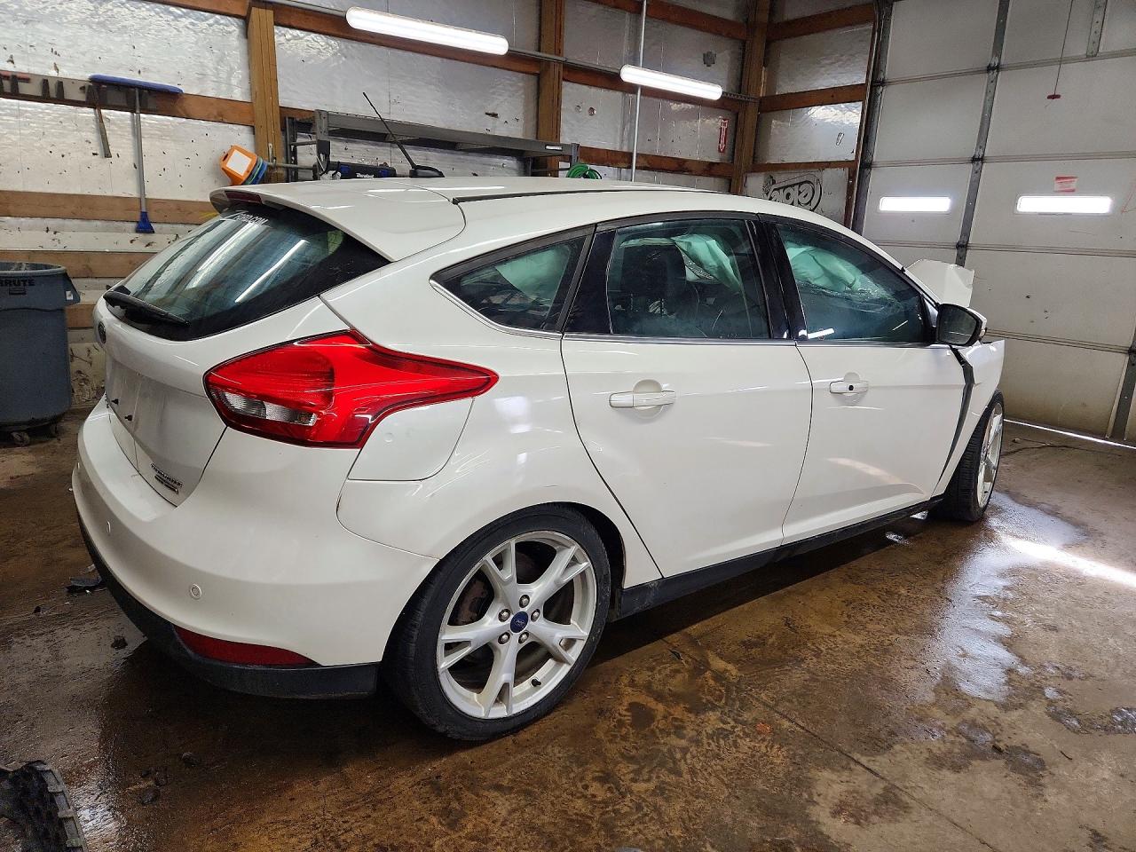 2015 Ford Focus Titanium White vin: 1FADP3N27FL303508