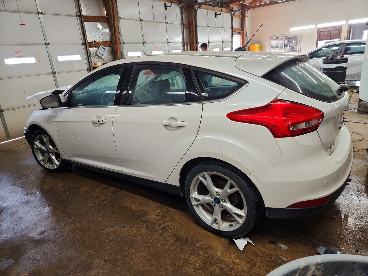 2015 Ford Focus Titanium White vin: 1FADP3N27FL303508