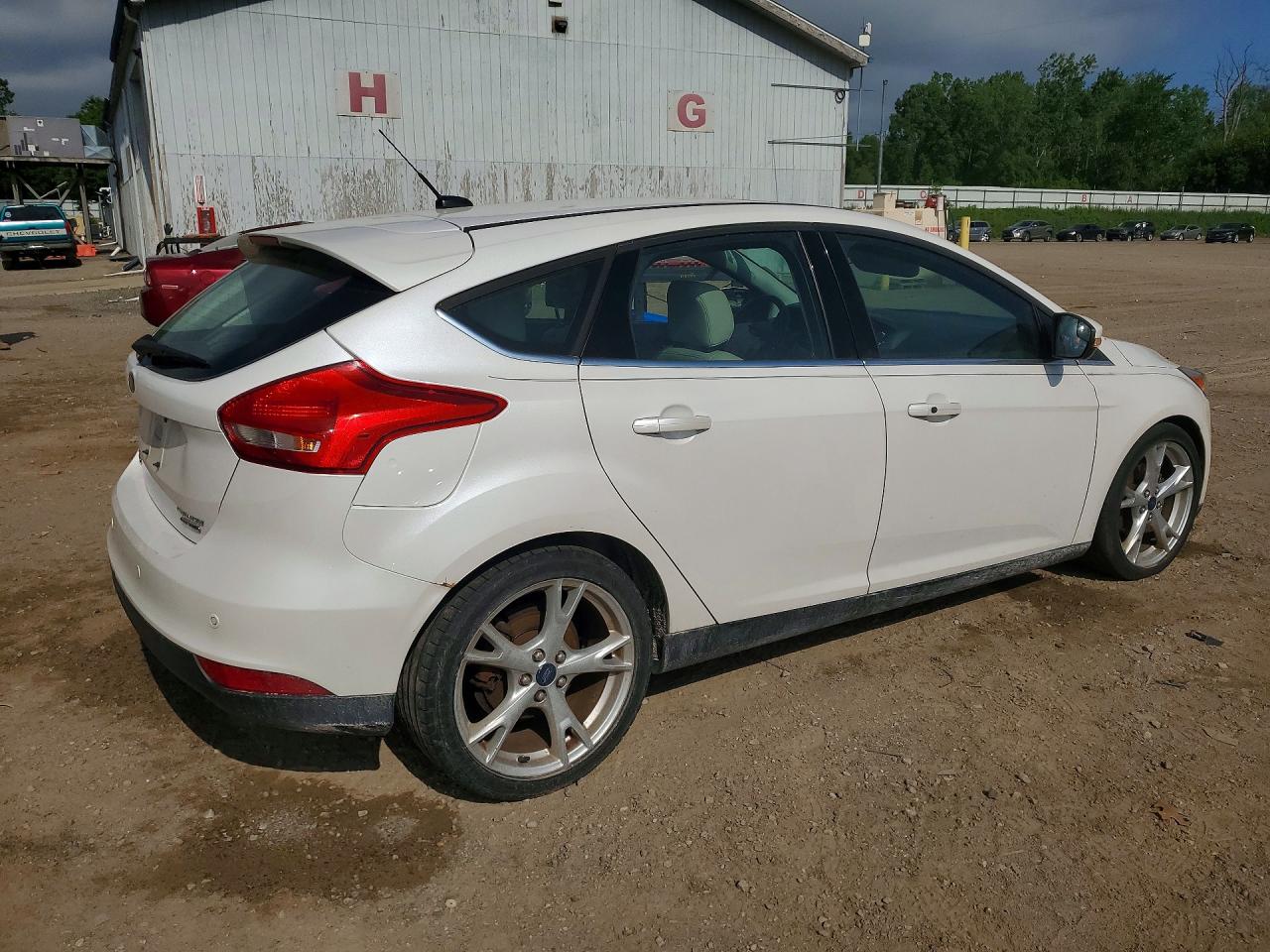 2015 Ford Focus Titanium Белый vin: 1FADP3N27FL361215