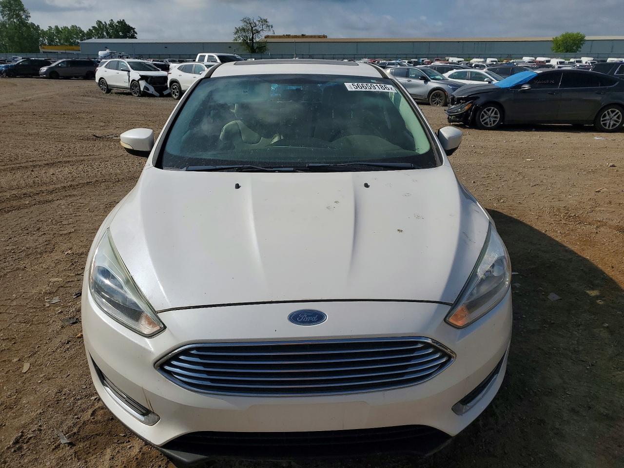 2015 Ford Focus Titanium Белый vin: 1FADP3N27FL361215