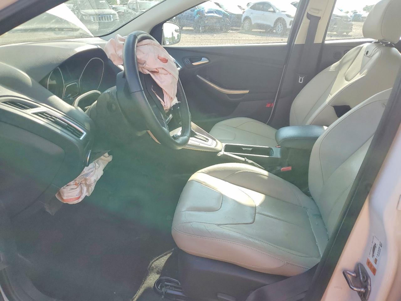 2015 Ford Focus Titanium Белый vin: 1FADP3N27FL361215