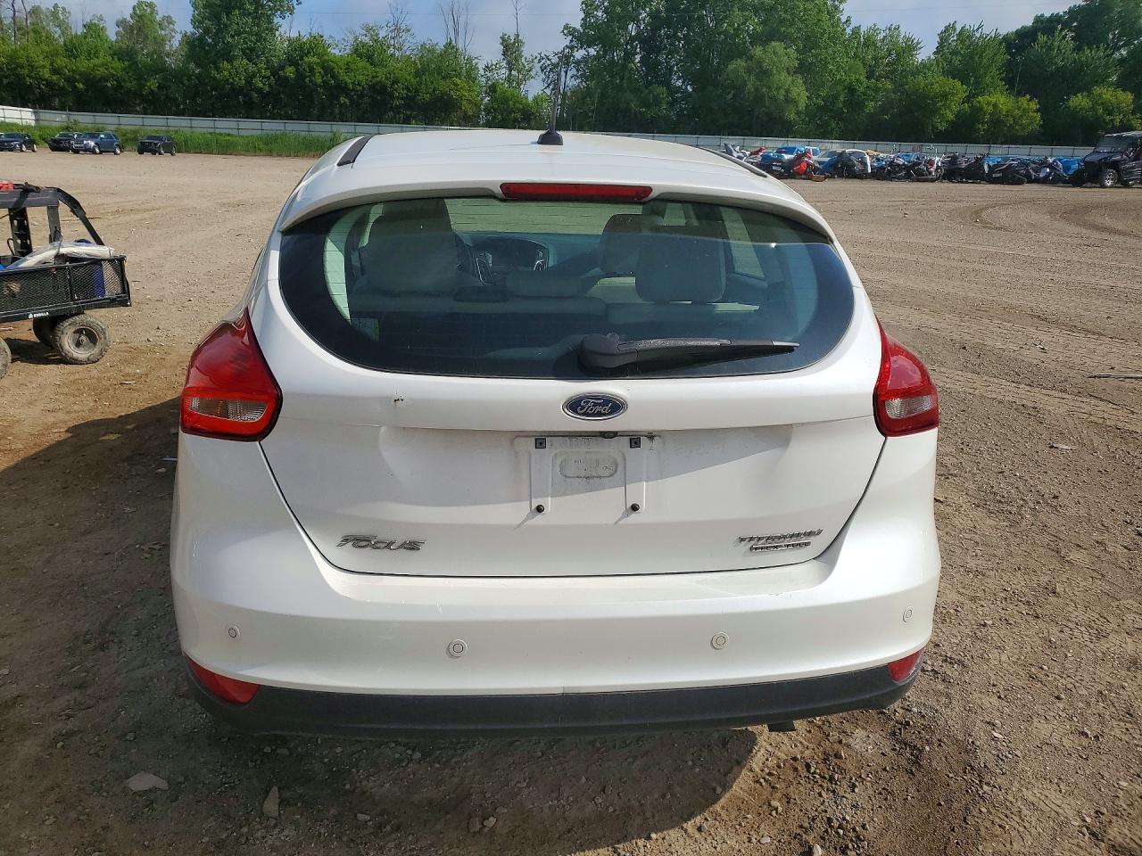 2015 Ford Focus Titanium Белый vin: 1FADP3N27FL361215