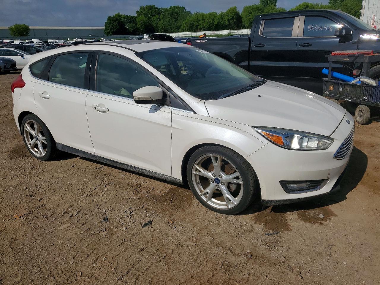 2015 Ford Focus Titanium Белый vin: 1FADP3N27FL361215