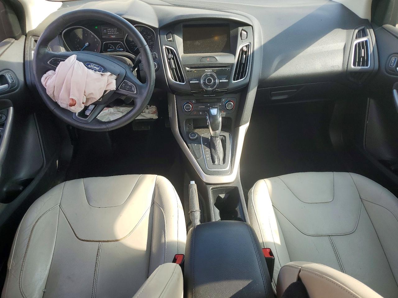 2015 Ford Focus Titanium Белый vin: 1FADP3N27FL361215