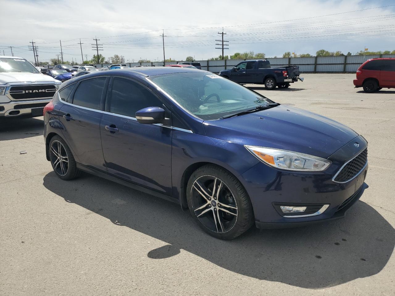 2017 Ford Focus Titanium Синий vin: 1FADP3N27HL264857