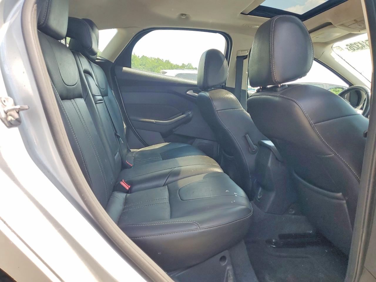 2013 Ford Focus Titanium Silver vin: 1FADP3N28DL203043