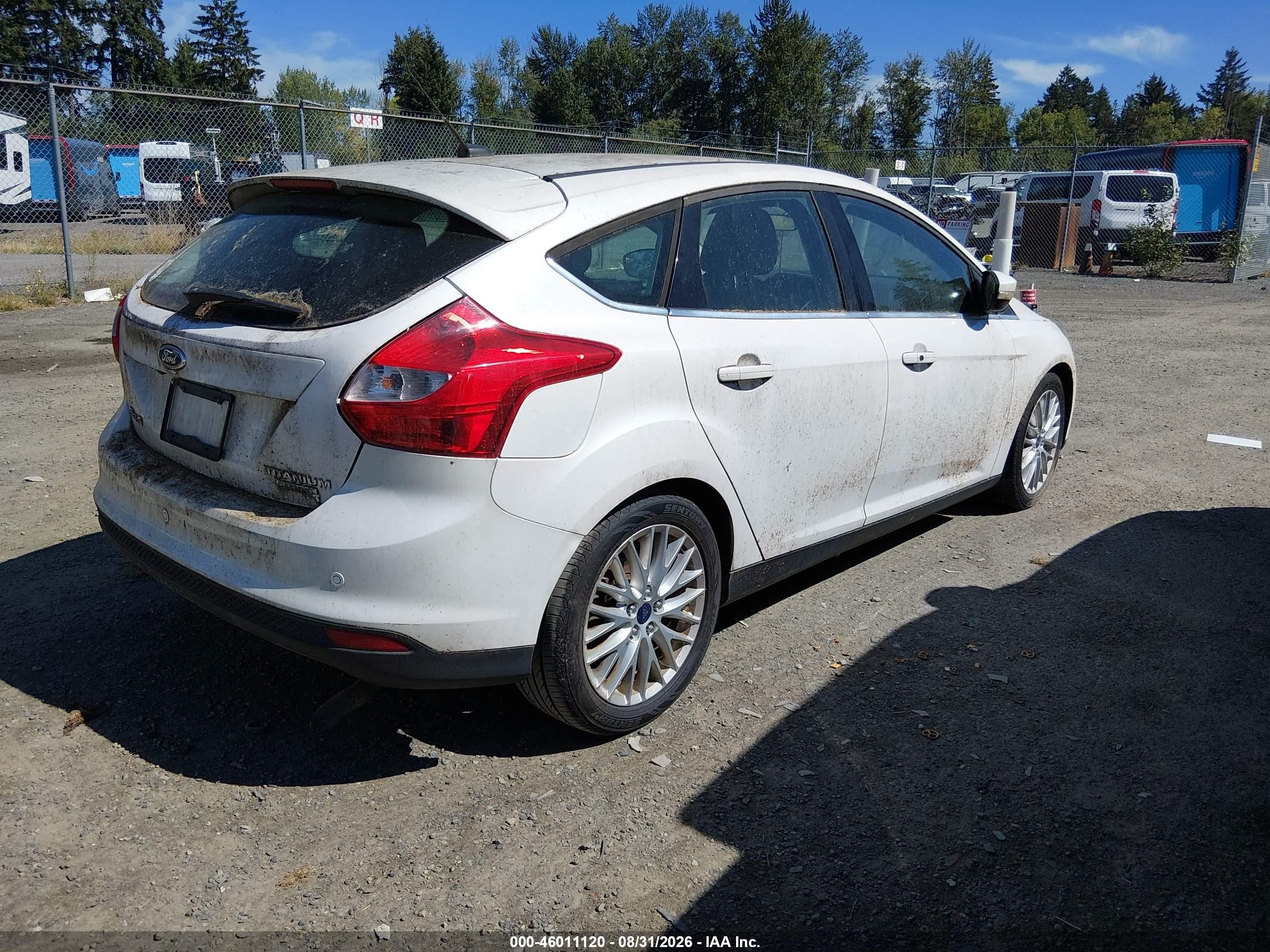 2013 Ford Focus Titanium Белый vin: 1FADP3N28DL348356