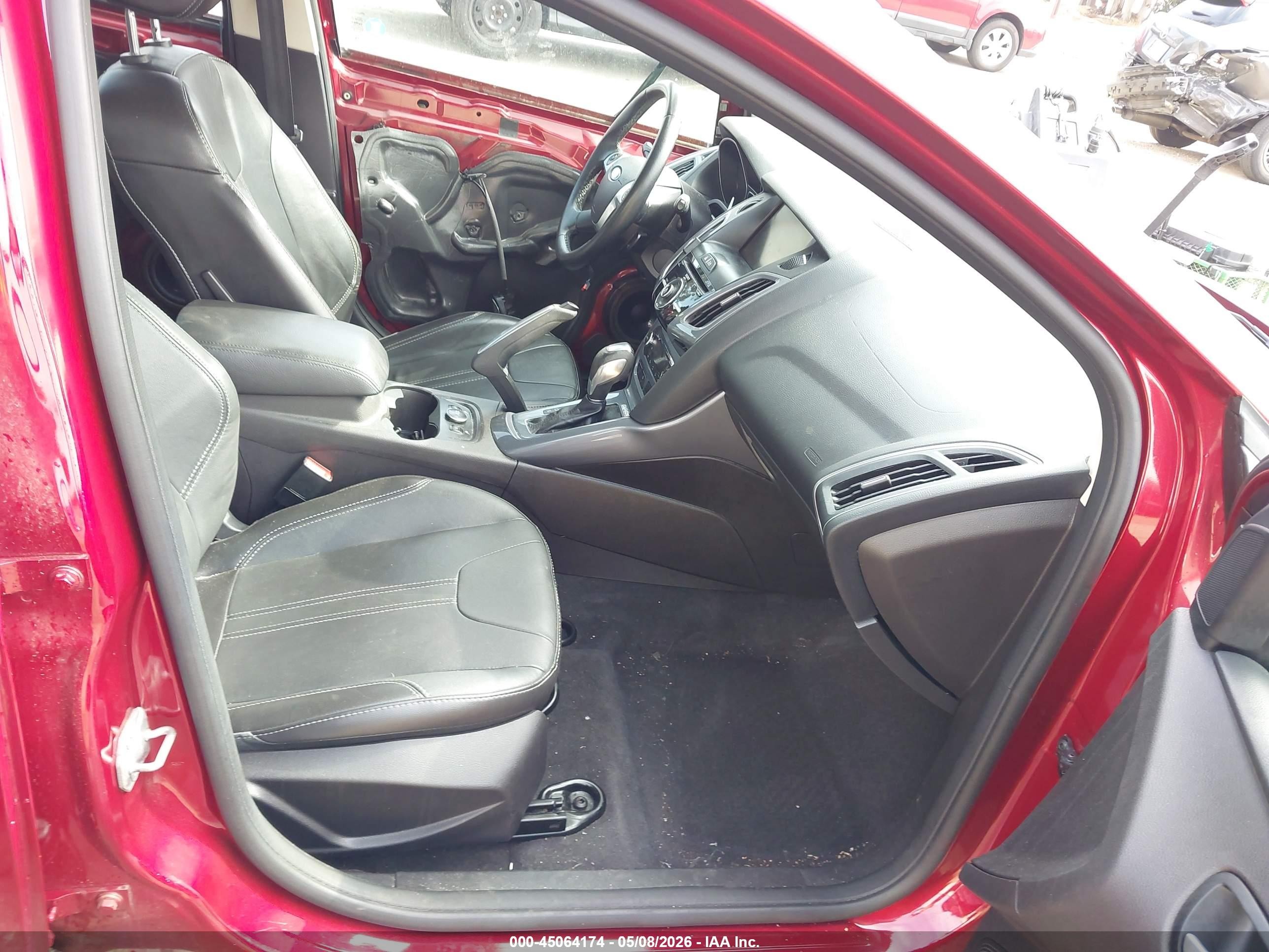 2013 Ford Focus Titanium Red vin: 1FADP3N28DL382149