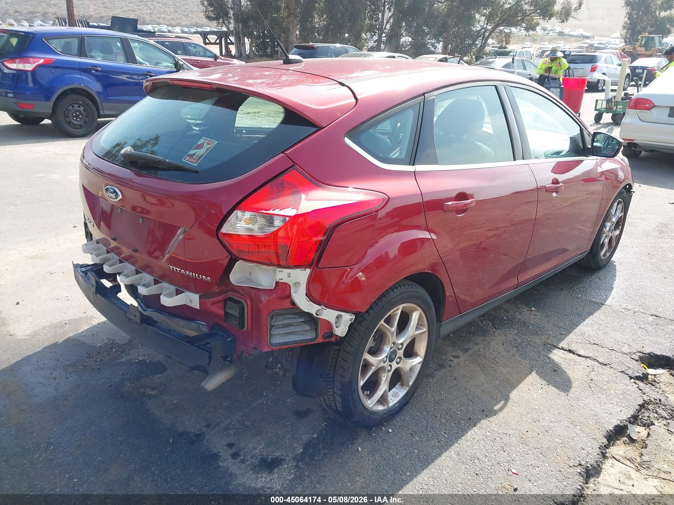 2013 Ford Focus Titanium Red vin: 1FADP3N28DL382149