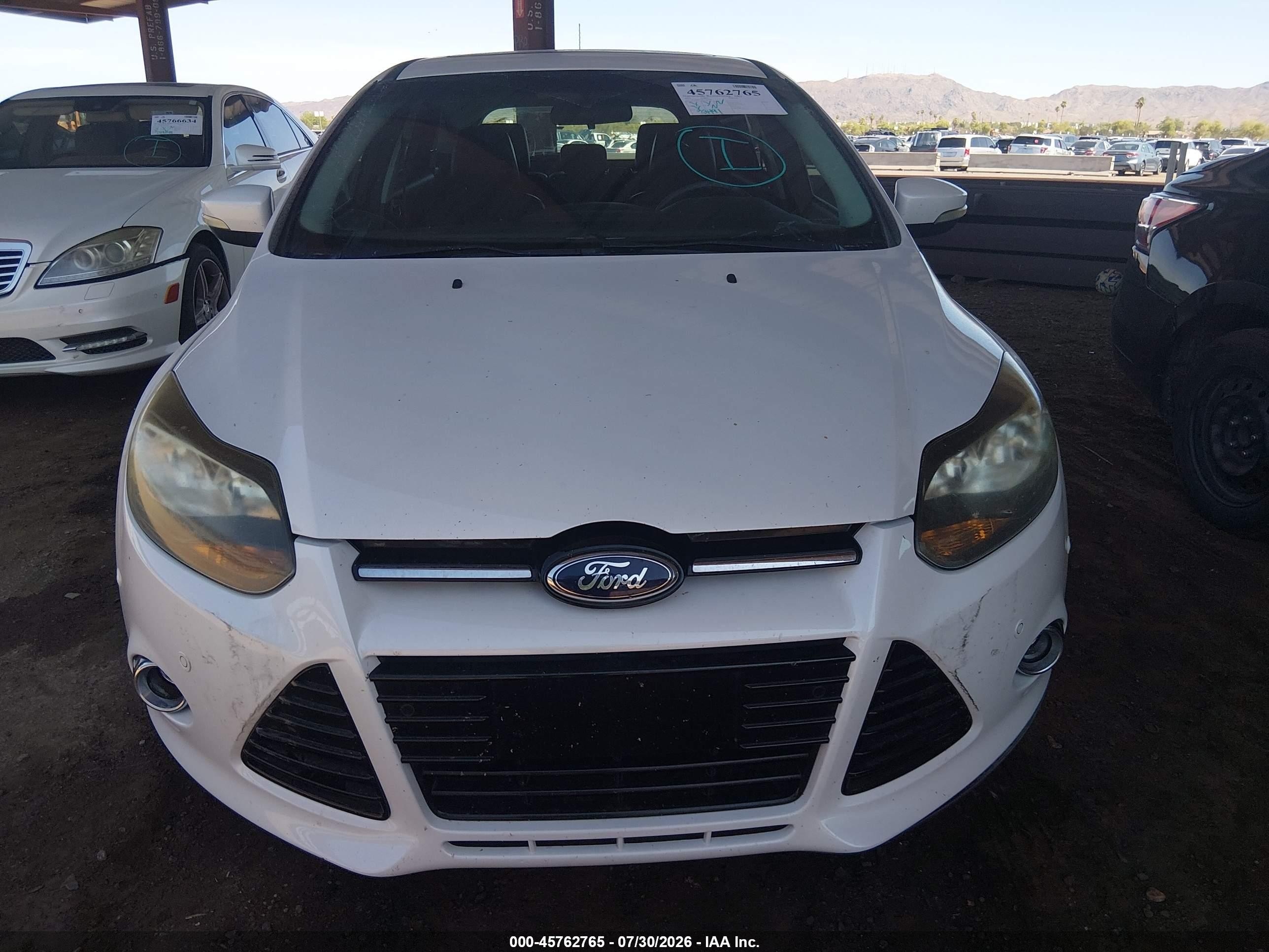 2014 Ford Focus Titanium White vin: 1FADP3N28EL198900