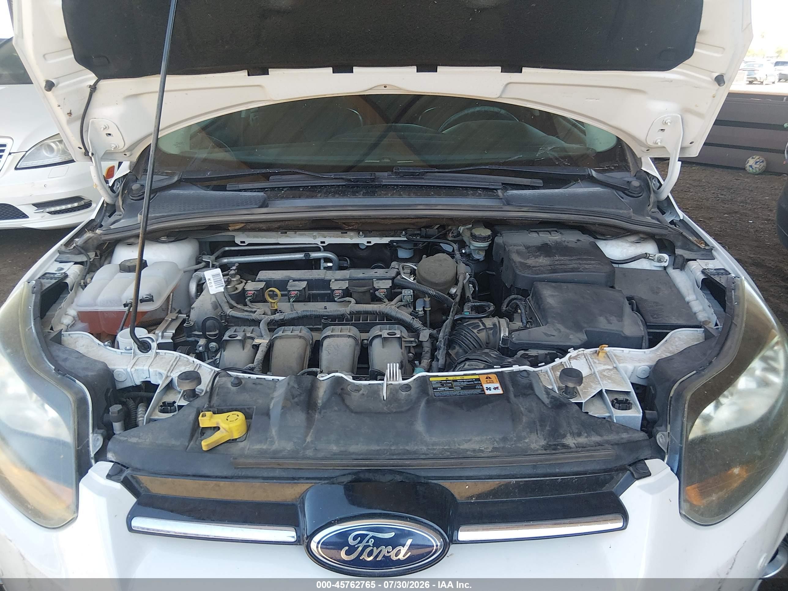 2014 Ford Focus Titanium White vin: 1FADP3N28EL198900