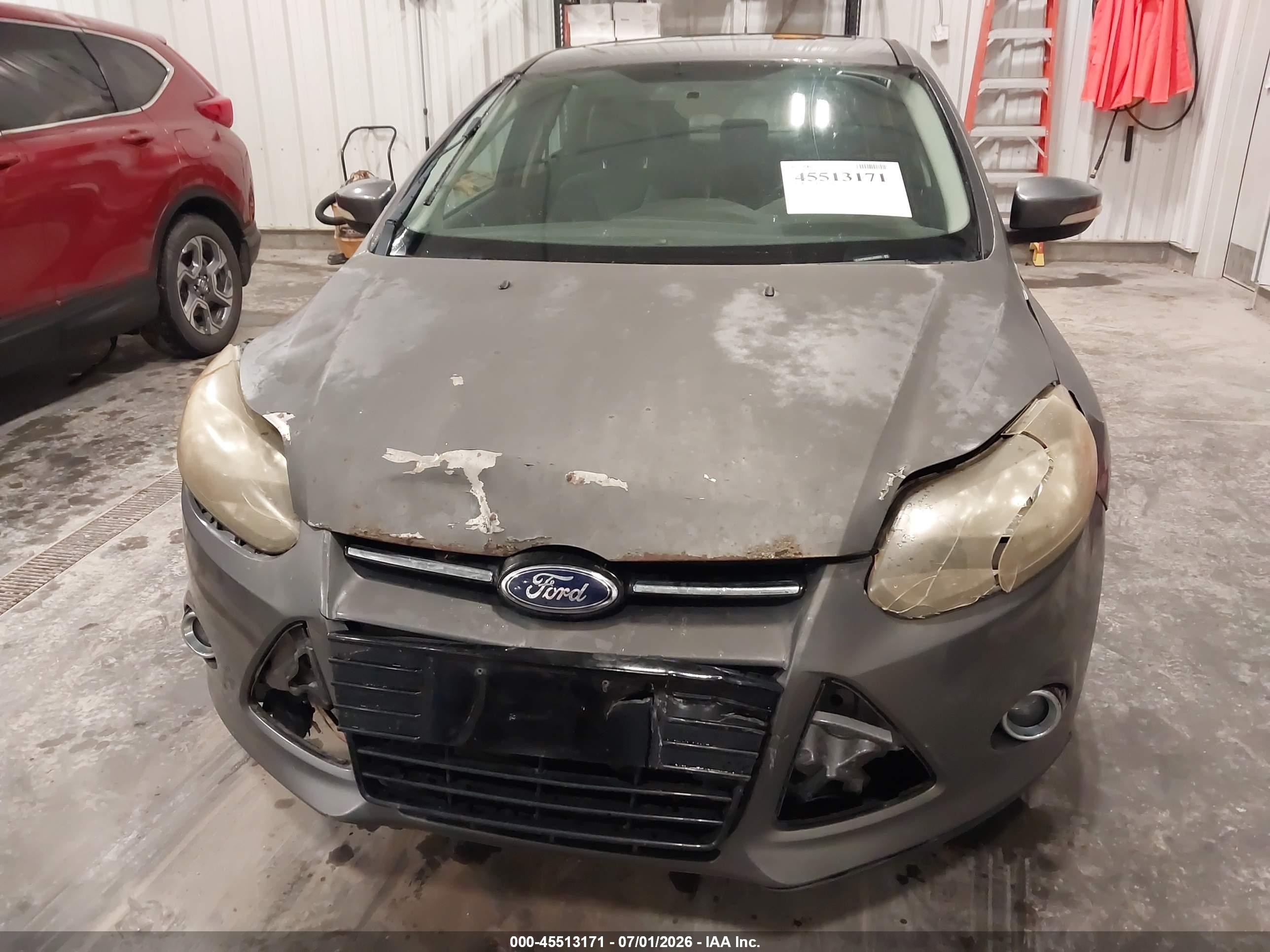 2014 Ford Focus Titanium Gray vin: 1FADP3N28EL209622