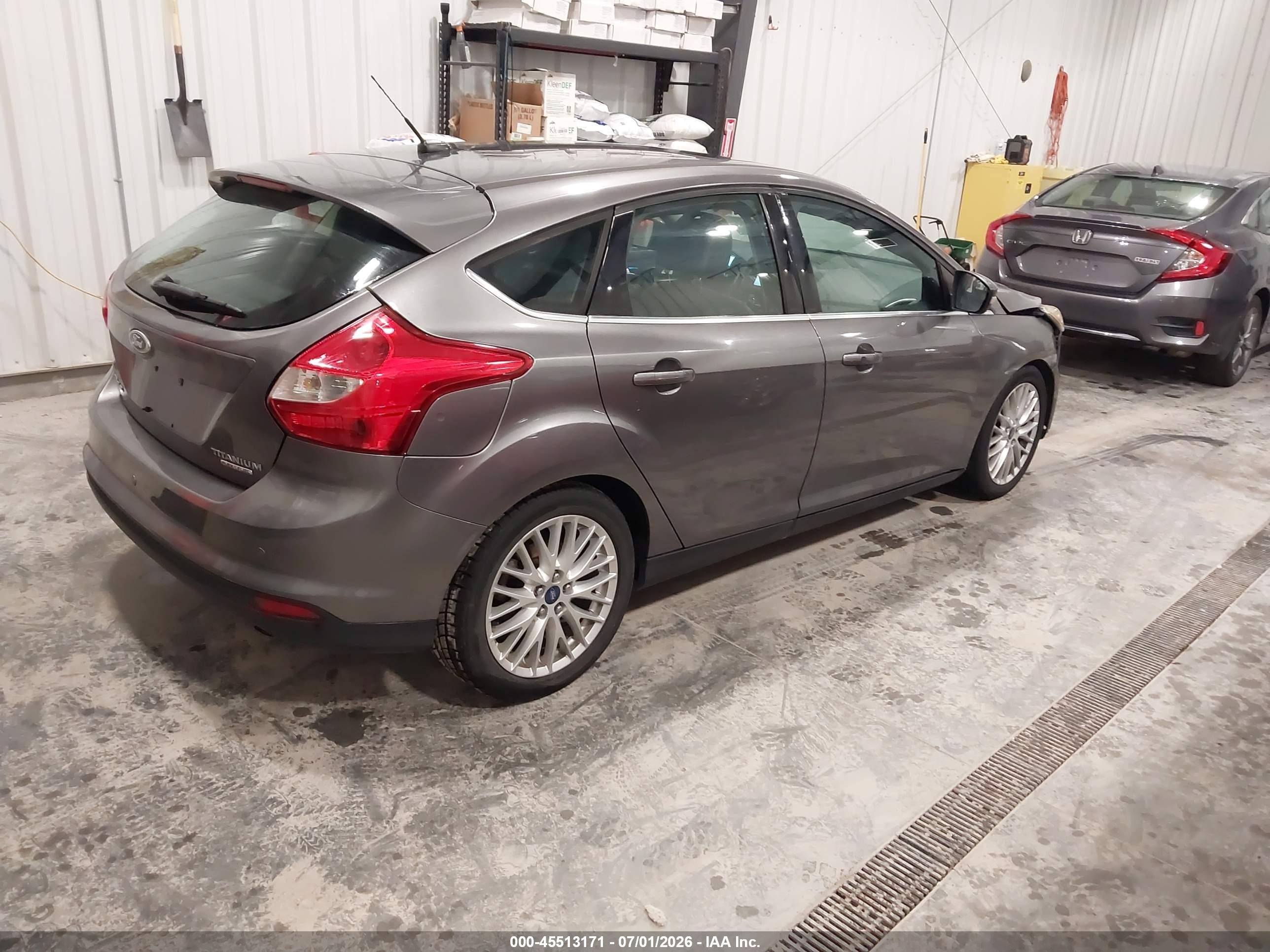 2014 Ford Focus Titanium Gray vin: 1FADP3N28EL209622