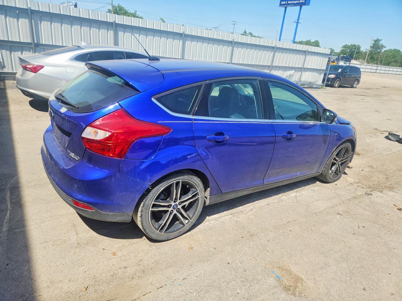 2014 Ford Focus Titanium Синий vin: 1FADP3N28EL253300