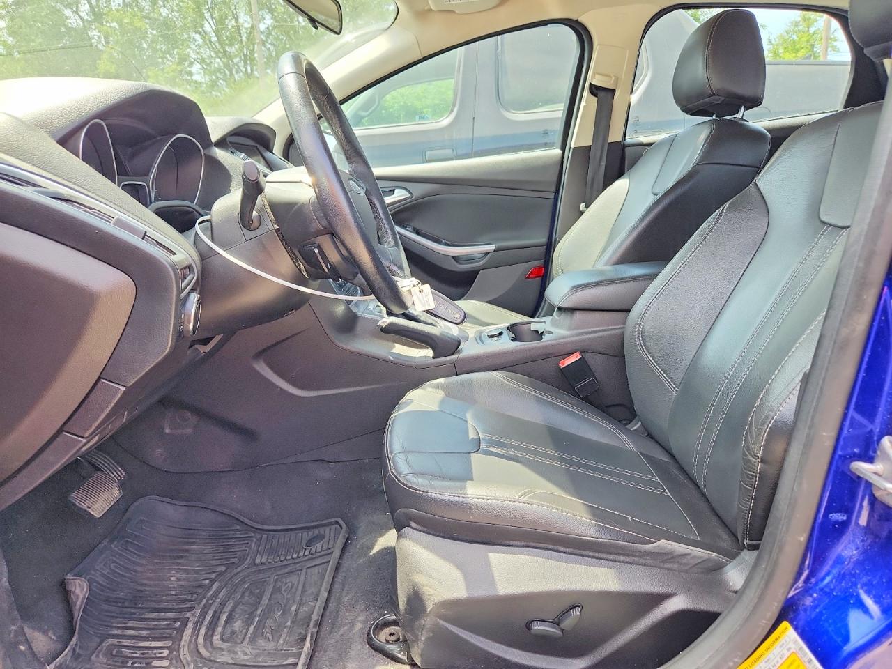 2014 Ford Focus Titanium Синий vin: 1FADP3N28EL253300