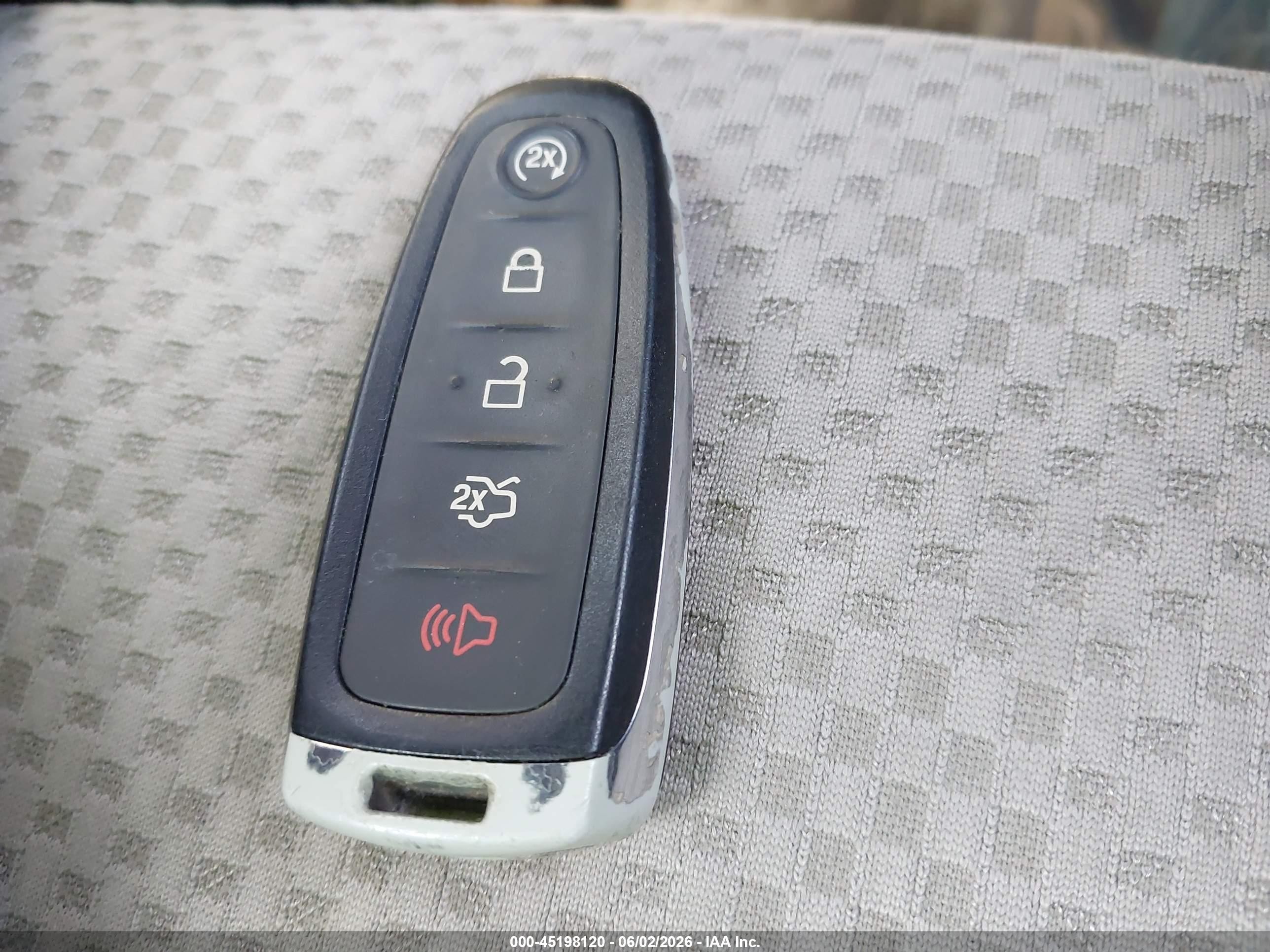 2014 Ford Focus Titanium White vin: 1FADP3N28EL254544