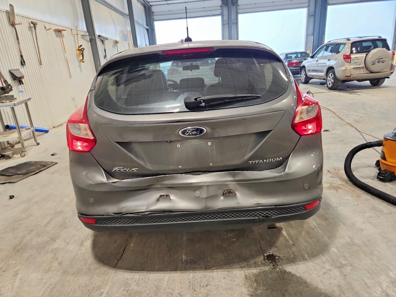 2014 Ford Focus Titanium Gray vin: 1FADP3N28EL259792