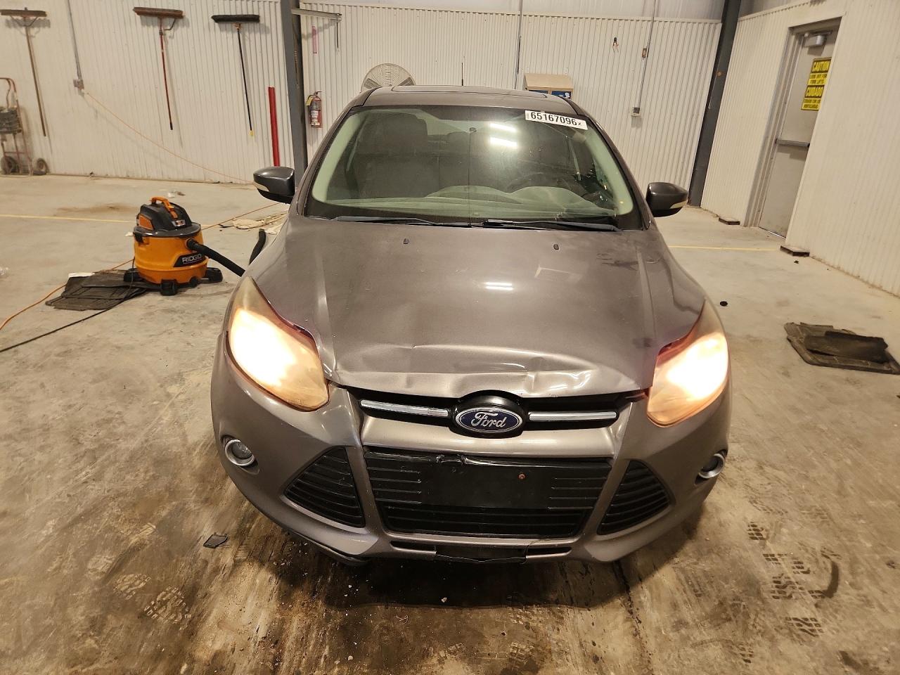 2014 Ford Focus Titanium Gray vin: 1FADP3N28EL259792