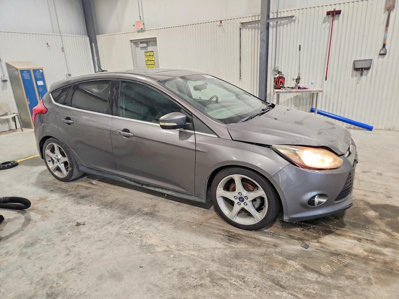 2014 Ford Focus Titanium Gray vin: 1FADP3N28EL259792