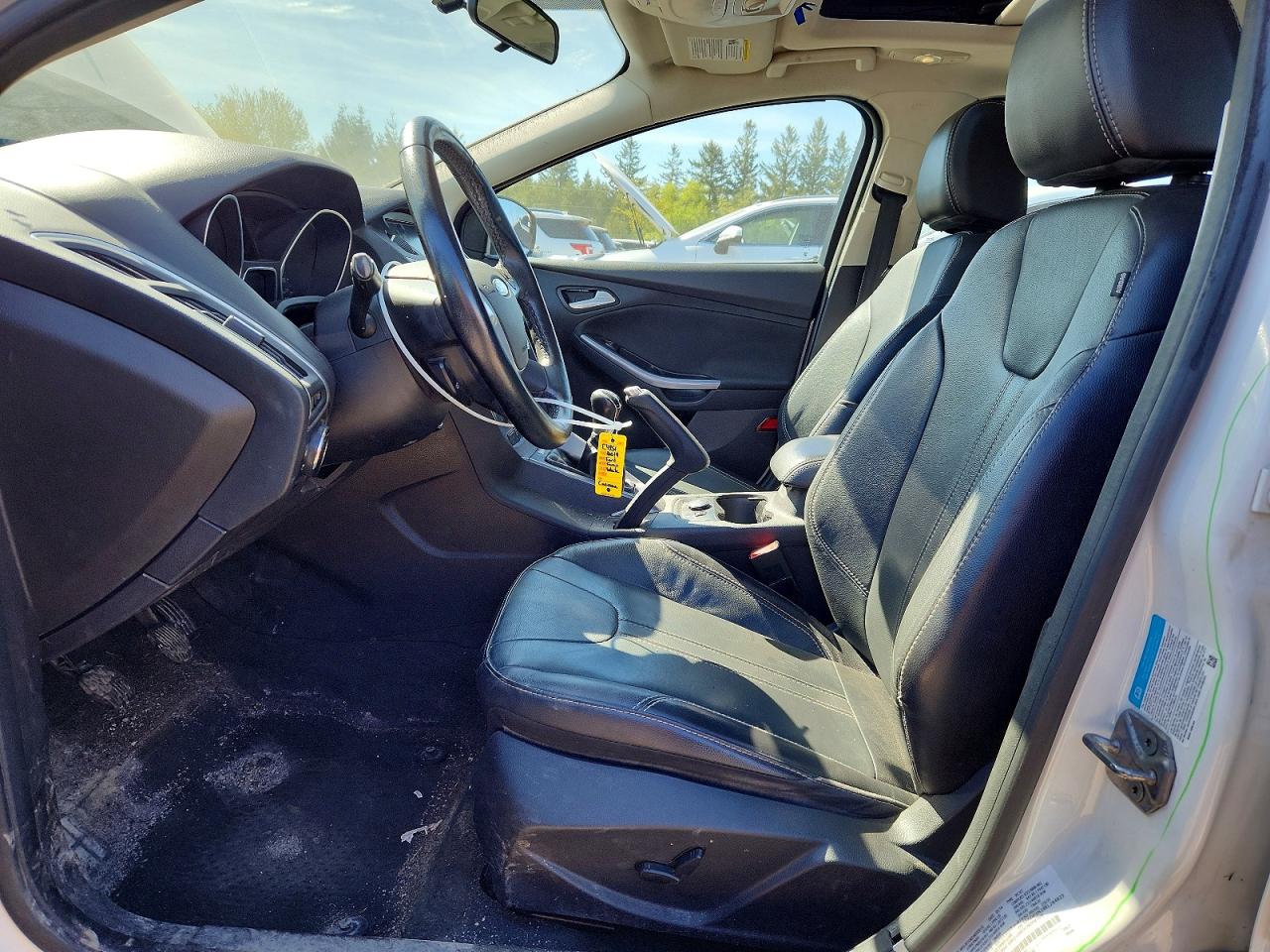 2014 Ford Focus Titanium Белый vin: 1FADP3N28EL284823