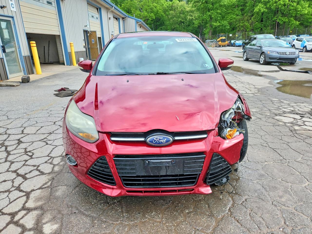 2014 Ford Focus Titanium Red vin: 1FADP3N28EL403731