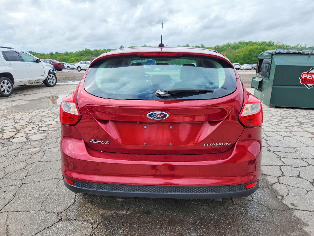 2014 Ford Focus Titanium Red vin: 1FADP3N28EL403731