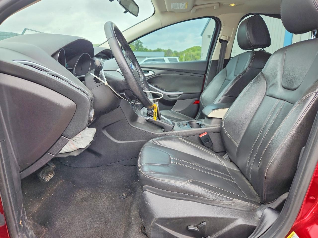 2014 Ford Focus Titanium Red vin: 1FADP3N28EL403731