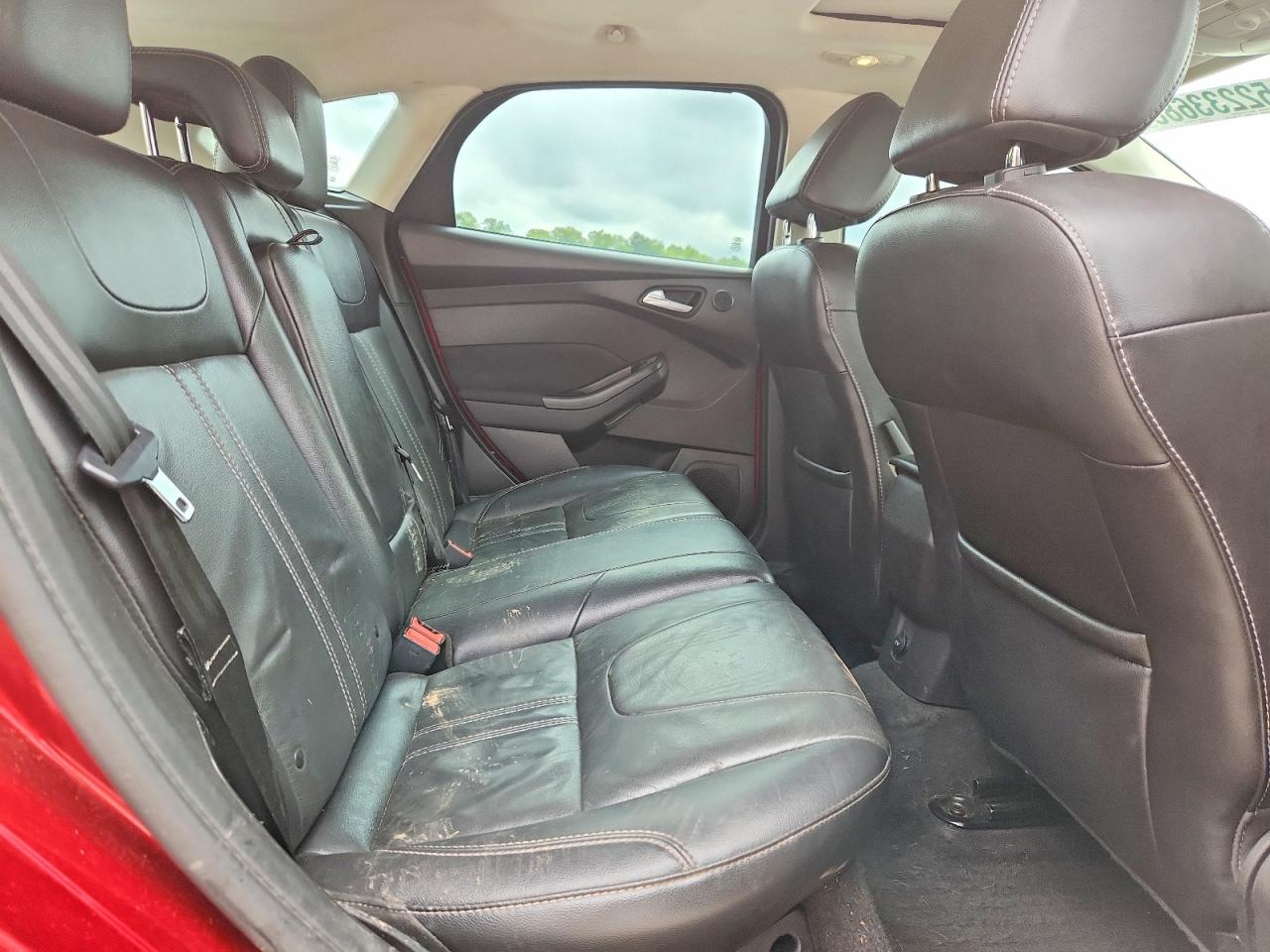 2014 Ford Focus Titanium Red vin: 1FADP3N28EL403731