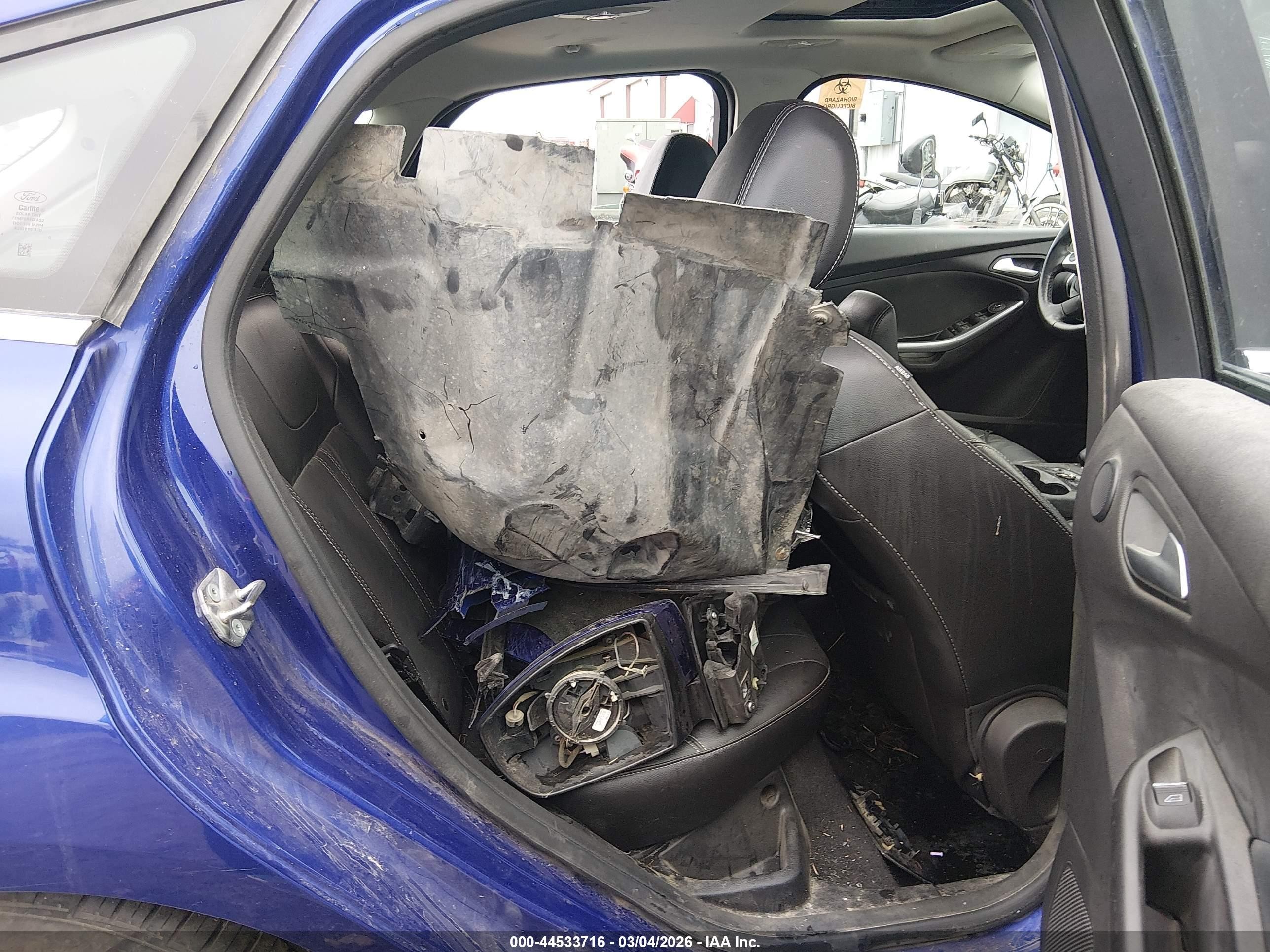 2014 Ford Focus Titanium Blue vin: 1FADP3N28EL420223