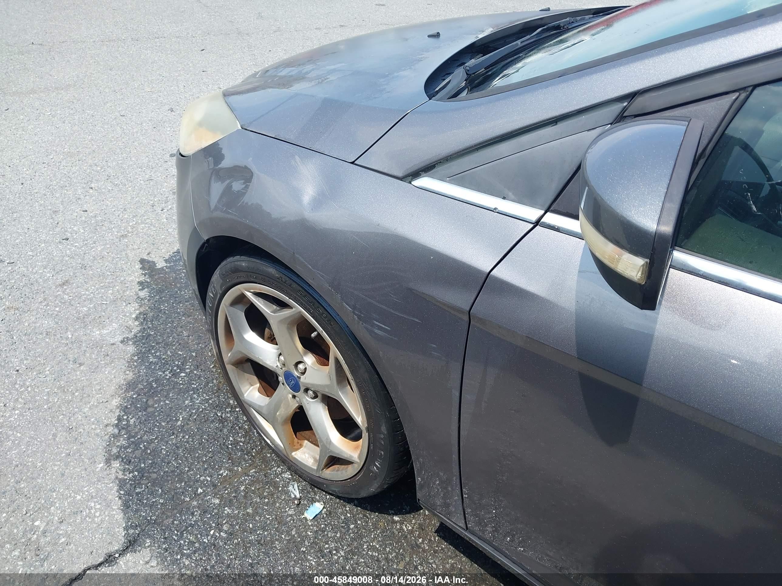 2014 Ford Focus Titanium Gray vin: 1FADP3N28EL447017