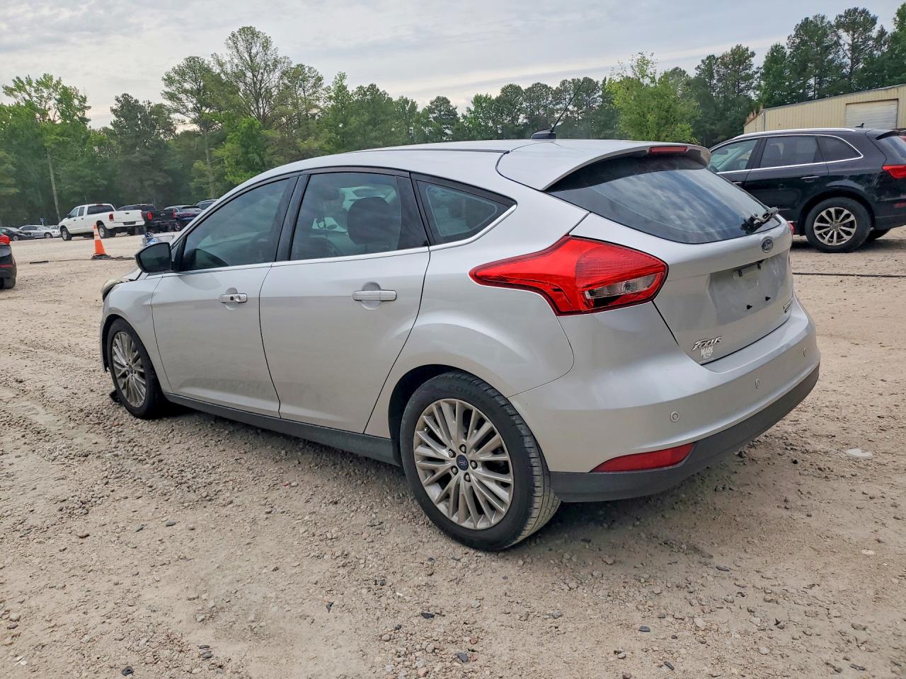 2015 Ford Focus Titanium Silver vin: 1FADP3N28FL248132