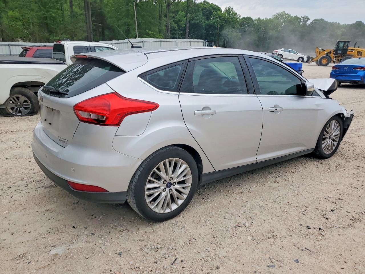2015 Ford Focus Titanium Silver vin: 1FADP3N28FL248132
