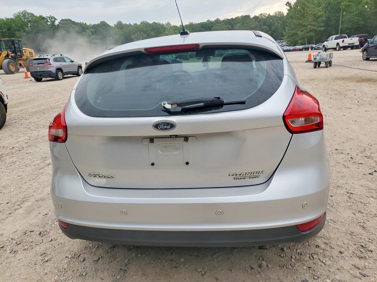 2015 Ford Focus Titanium Silver vin: 1FADP3N28FL248132
